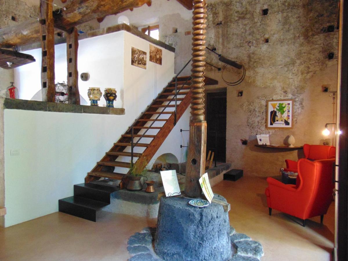 La Corte Di Bafe B&B "Slow Life" ザッフェラーナ・エトネーア エクステリア 写真